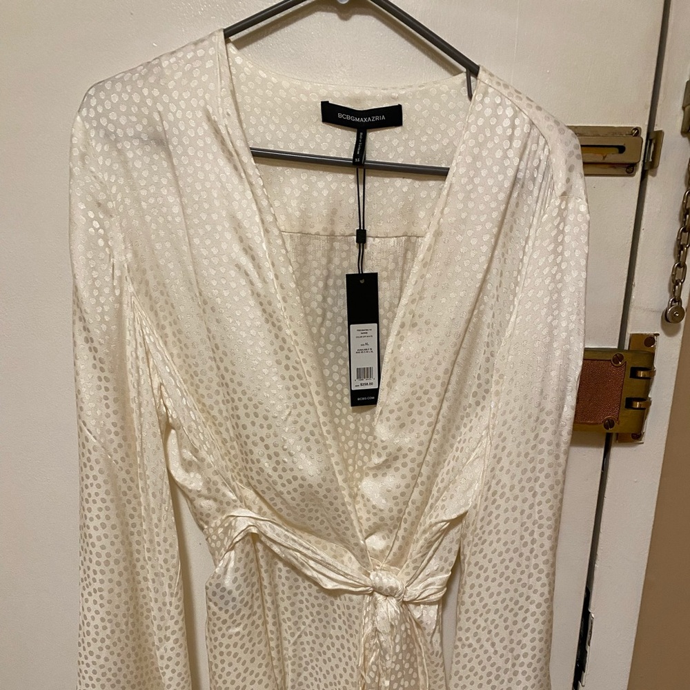Bcbg blouse wrap style with tie